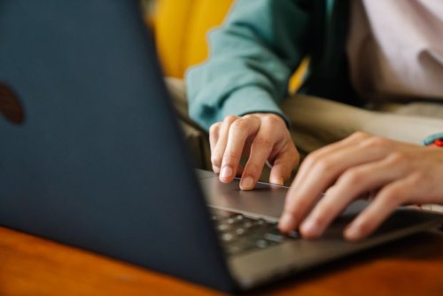 The Complete Guide to Earning on Instuly Pulse: Tasks, Deals & Surveys Done Right